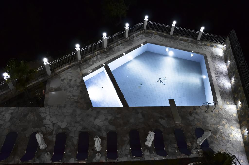 Perivolos Apartments Dhermi Luaran gambar