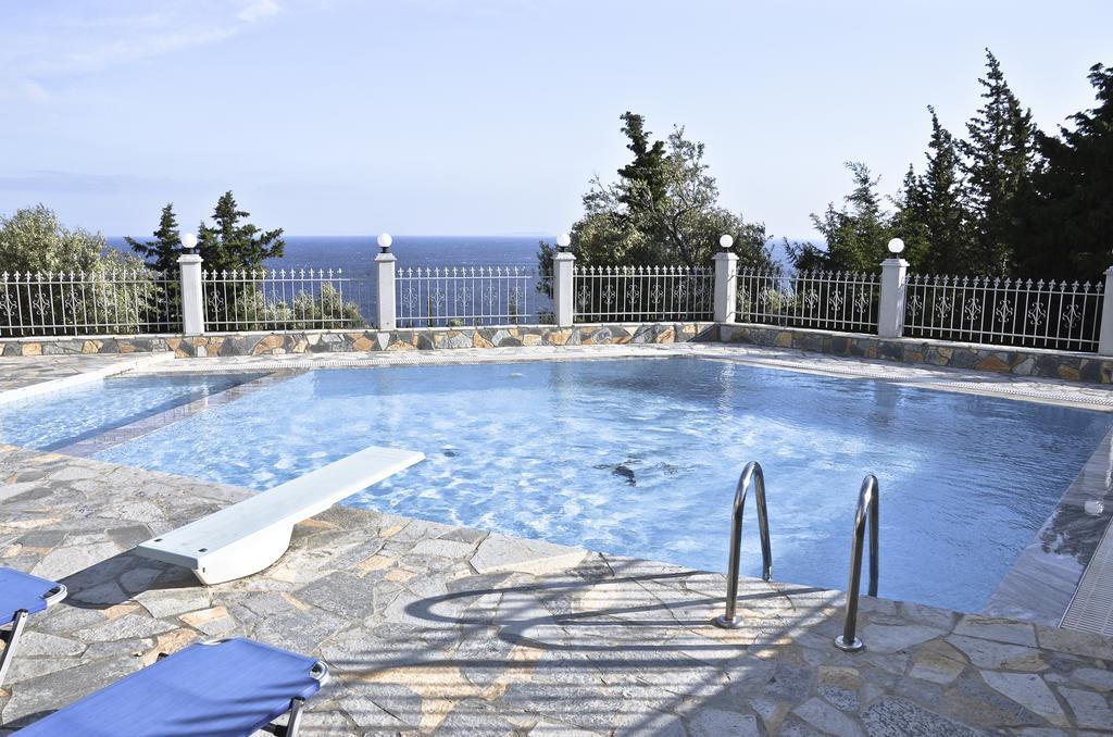 Perivolos Apartments Dhermi Luaran gambar
