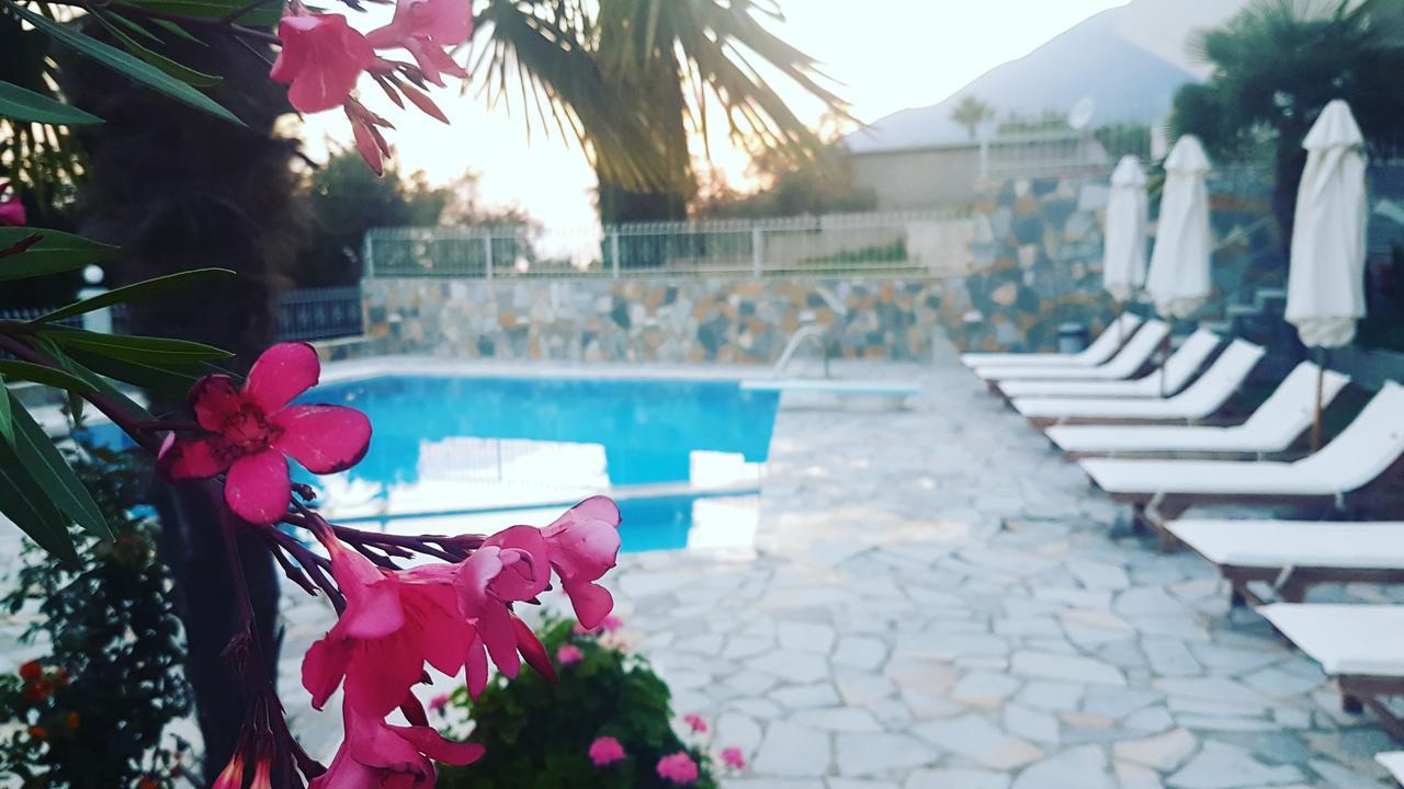 Perivolos Apartments Dhermi Luaran gambar